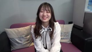 FC2PPV-4112078 Sinh viên đại học mảnh mai với đôi chân trắng nõn Miu-chan